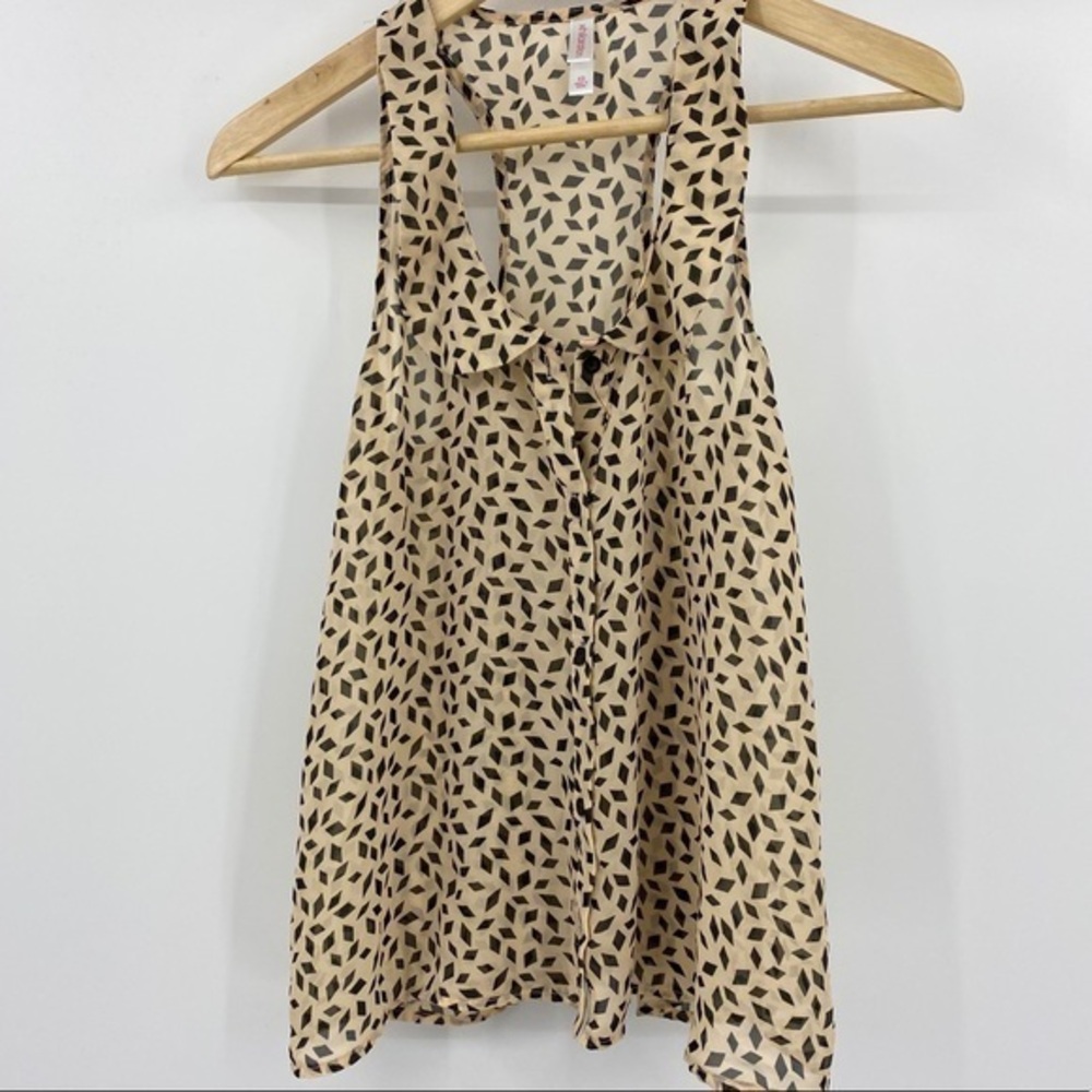 Xhilaration Button Up Collared Tank